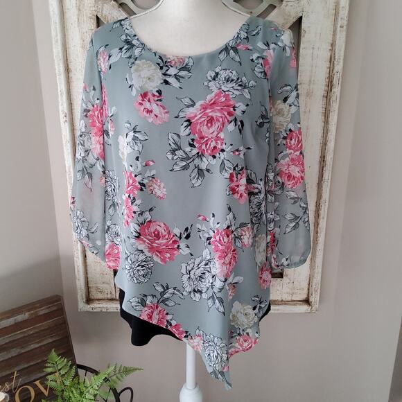 AGB Women's 3/4 Sleeve Cape Layered Asymmetric Floral Top - Picture 2 of 8
